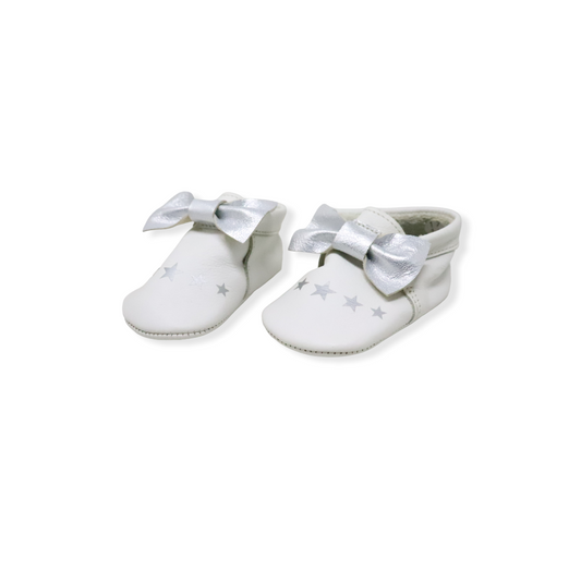 Zapato Babilu de cuero blanco con lazo plateado 17-18t 10cm